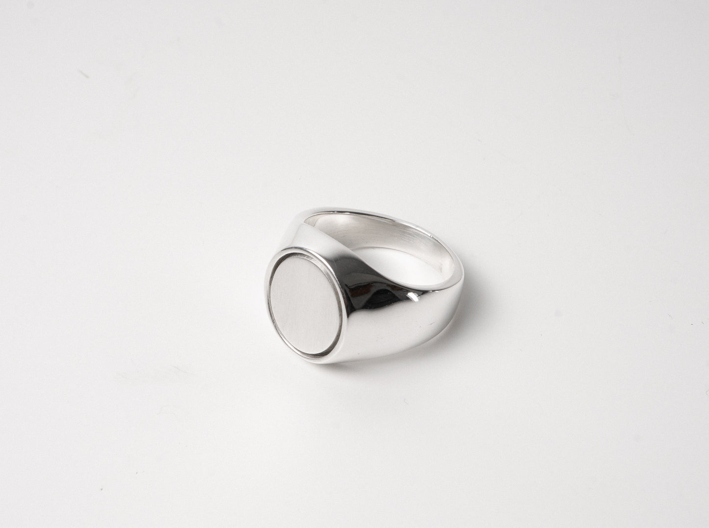 Oval - Silver