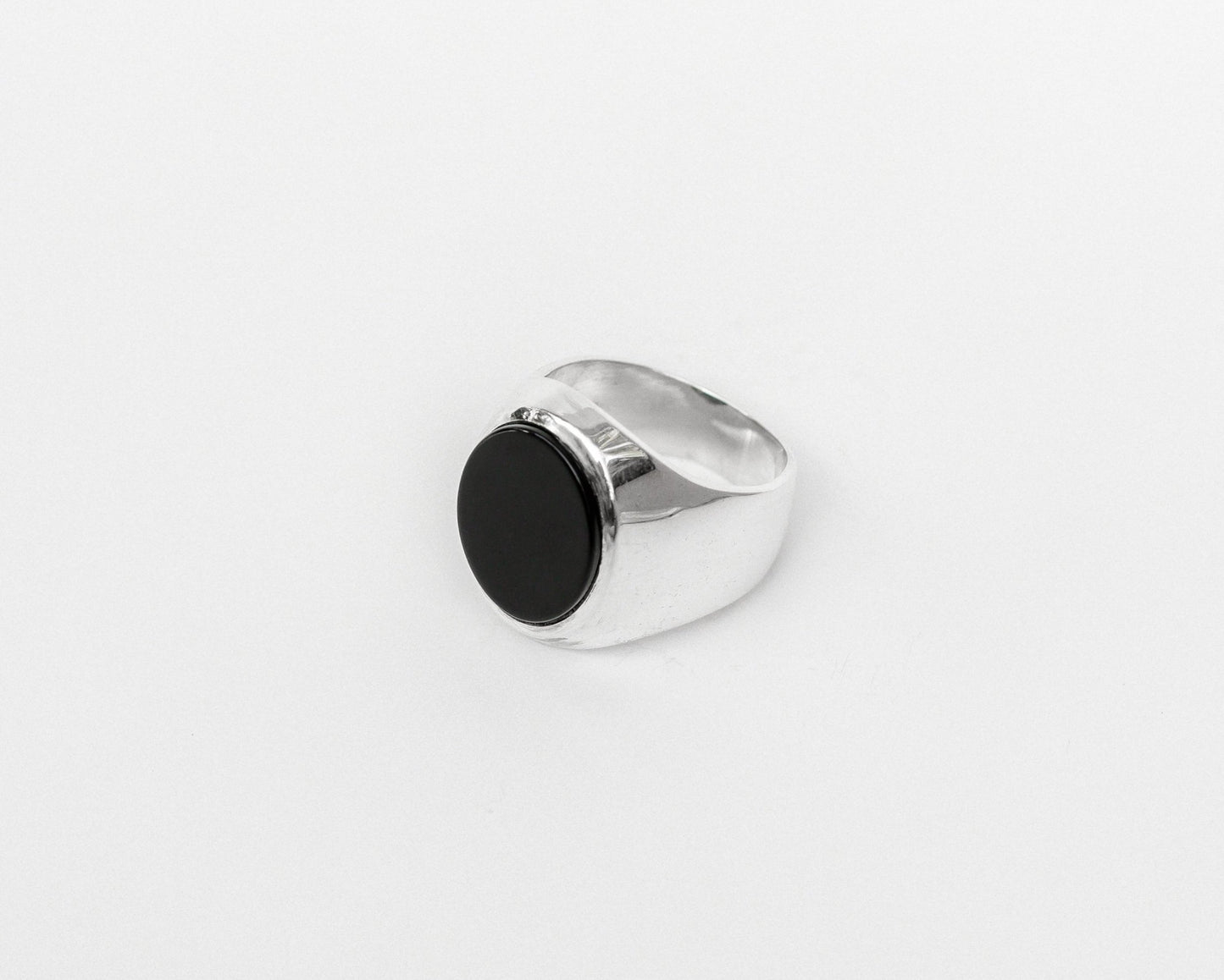 Oval - Onyx